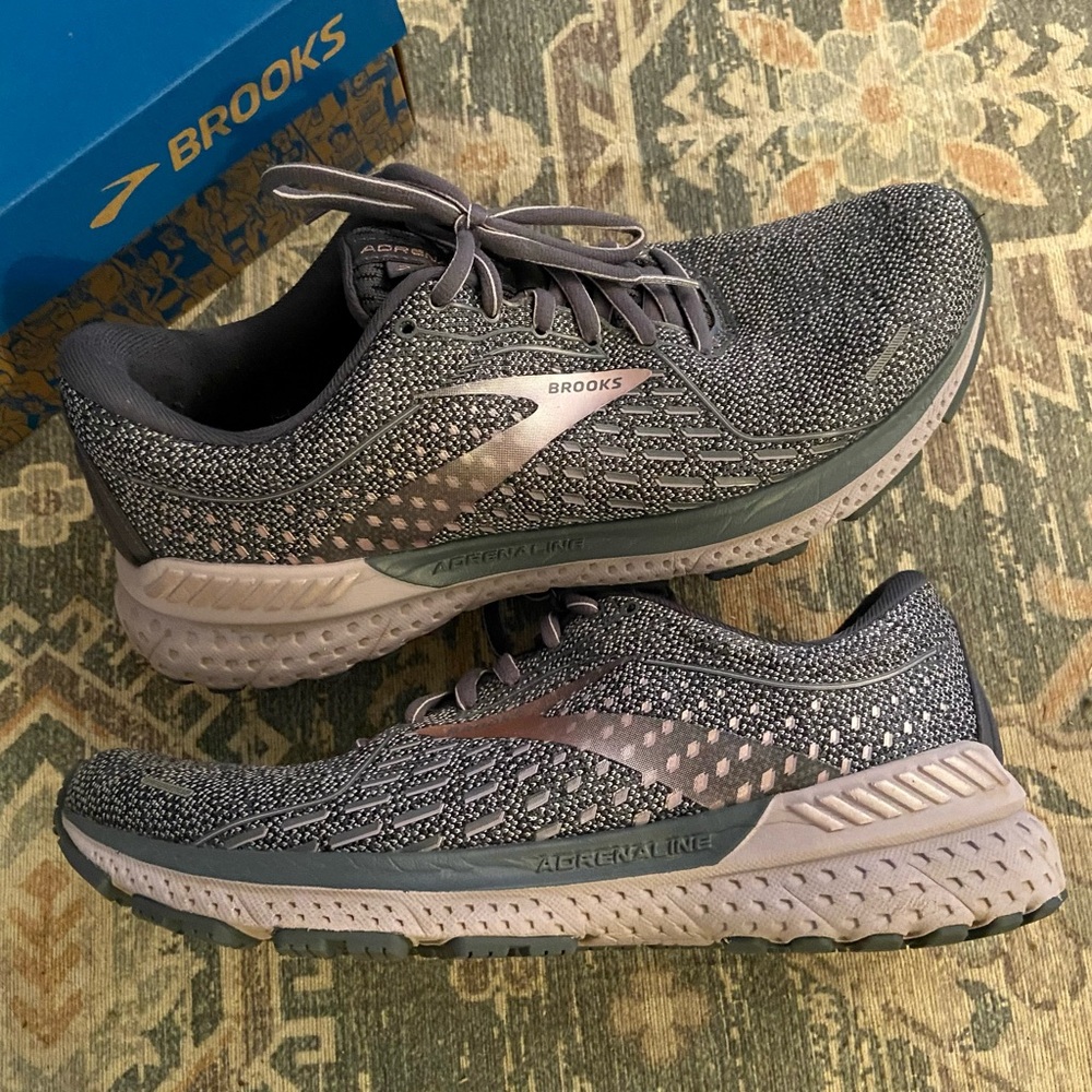 Brooks Women’s Adrenaline GTS 21 Size 11